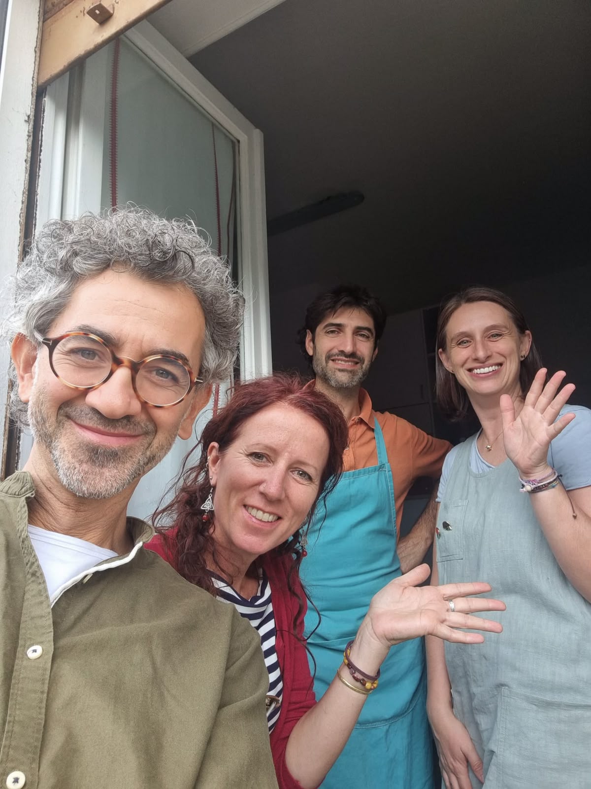 Foto di gruppo di quattro adulti della Culla dei Sensi